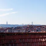 Very Spacious House - Amazing View 리스본